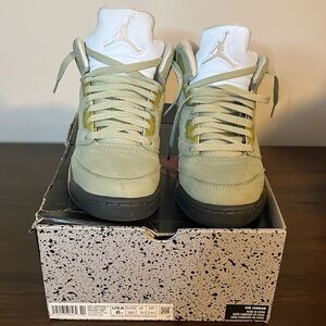Air Jordan 5 Retro (GS) Size 6Y. Good Condition. Jade HorizonDesertSand